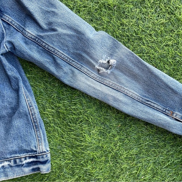 Abercrombie & Fitch Distressed Denim Jacket size small Preowned casual Y2K - Picture 4 of 7